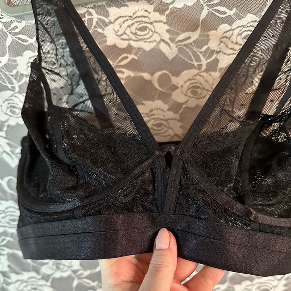 NWT Torrid Black Swiss Dot Mesh & Lace Unlined Bralette - Picture 6 of 11
